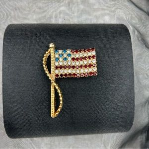 Vintage RAFAELIAN Rhinestone USA American Flag Patriotic Gold Tone Brooch